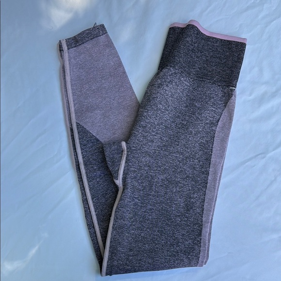 PINK Victoria's Secret Leggings - Gray and PINK Victoria's Secret - Picture 3 of 4